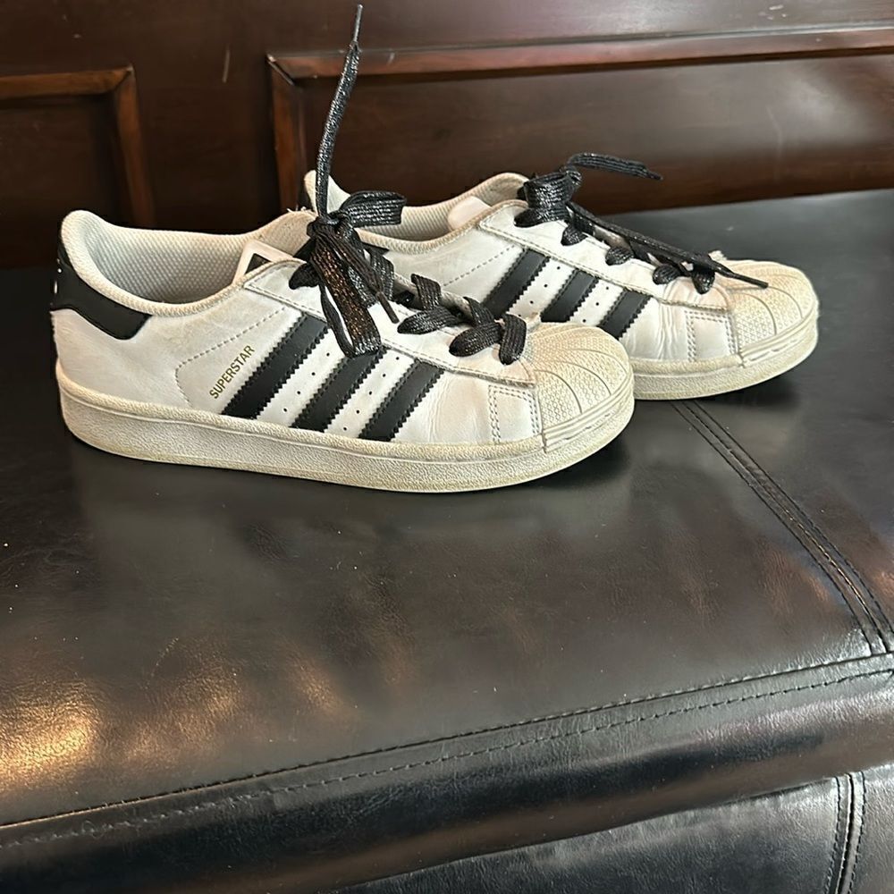 Adidas superstar w Black Sparkly shoe laces